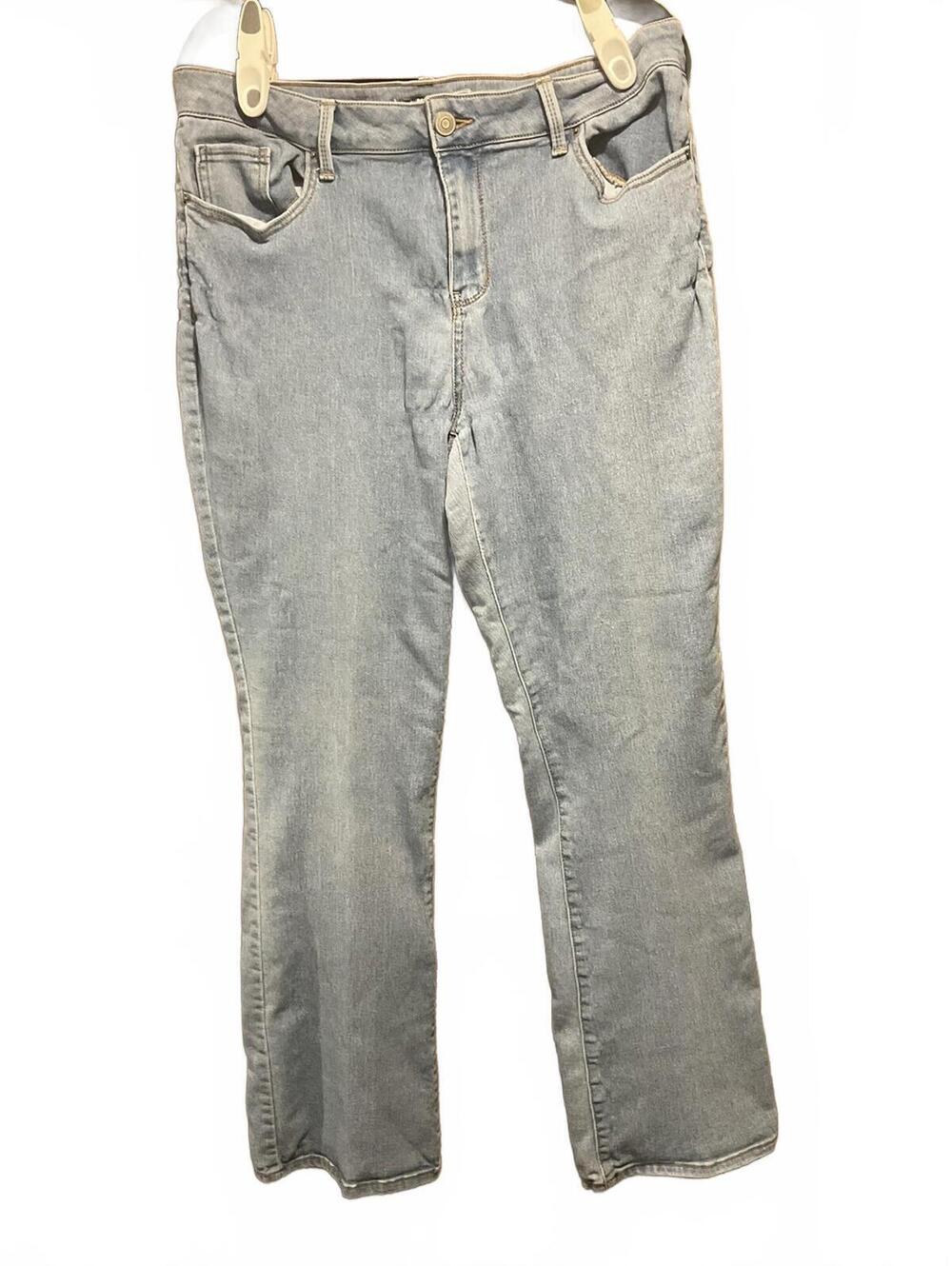 NO BO No Boundaries Mid Rise Bootcut Jeans Size 17 Juniors